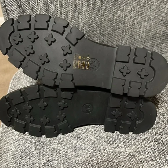 NWOT MICHAEL MICHAEL KORS Ridley Leather Ankle Boot - Picture 7 of 13